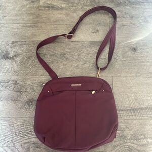 Travelon Anti theft crossbody bag burgundy color